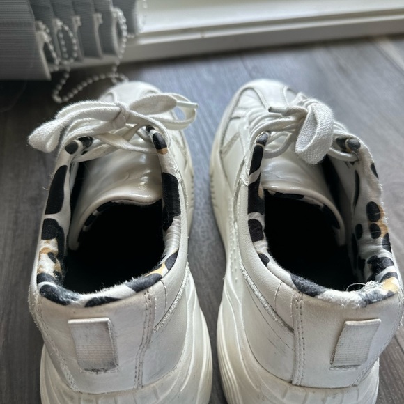 Zara Stylish White Sneakers with Leopard Print Lining - Picture 4 of 7
